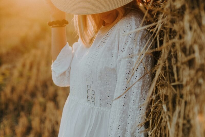 Cómo lucir maravillosa en días de calor: consejos de moda para el último mes de verano 